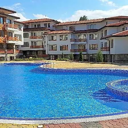 Festa Gardenia Hills بورغاس